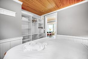 Lakeside Serenity Retreat 10