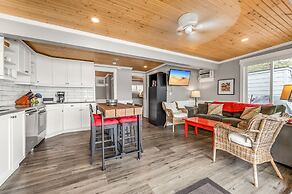 Lakeside Serenity Retreat 10