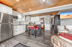 Lakeside Serenity Retreat 10