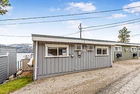 Lakeside Serenity Retreat 10