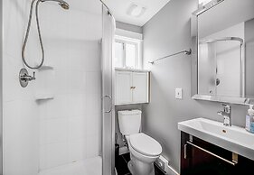 Lakeside Serenity Retreat 10