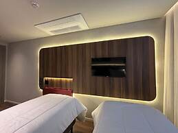 Golden Tower Express Nações Unidas by Fênix Hotéis