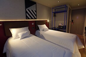 Golden Tower Express Nações Unidas by Fênix Hotéis