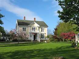 Hillsdale House Inn