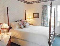 Hillsdale House Inn