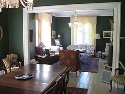 Hillsdale House Inn
