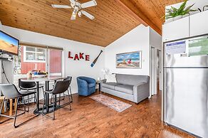 Beautiful Cozy Cabin on Lake Okanagan