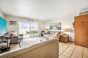 Spacious Lakefront Condo w Amazing View