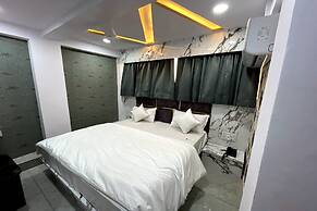 Hotel Bhavya Mansion