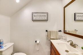 East Los Angeles Home - 7 Mi to Downtown!