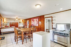 Arkansas Cabin w/ Deck < 1 Mi to Norfork Lake