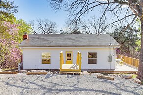 Arkansas Cabin w/ Deck < 1 Mi to Norfork Lake