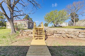 Arkansas Cabin w/ Deck < 1 Mi to Norfork Lake