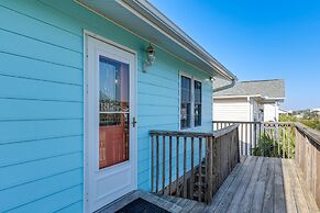 Oak Island Home w/ Covered Patio: Steps to Beach!