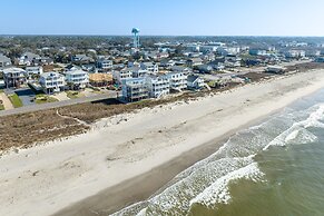 Oak Island Home w/ Covered Patio: Steps to Beach!