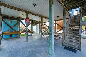 Oak Island Home w/ Covered Patio: Steps to Beach!