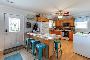 Oak Island Home w/ Covered Patio: Steps to Beach!