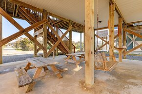 Oak Island Home w/ Covered Patio: Steps to Beach!
