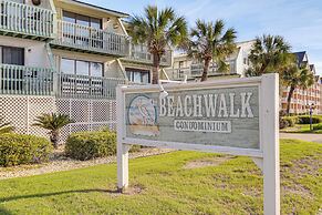 Gulf Shores Condo w/ Pool Access: Walk to Beach!
