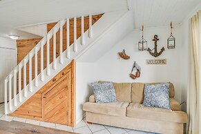 Gulf Shores Condo w/ Pool Access: Walk to Beach!