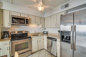 Gulf Shores Condo w/ Pool Access: Walk to Beach!