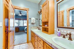 Spacious Frisco Home w/ Hot Tub & Mountain Views!