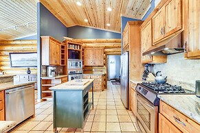 Spacious Frisco Home w/ Hot Tub & Mountain Views!