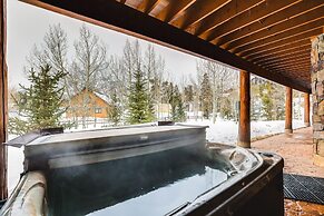 Spacious Frisco Home w/ Hot Tub & Mountain Views!