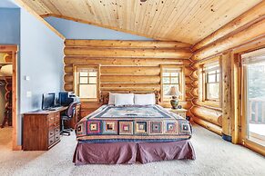 Spacious Frisco Home w/ Hot Tub & Mountain Views!