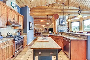 Spacious Frisco Home w/ Hot Tub & Mountain Views!