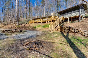 North Carolina Coupes Retreat w/ Deck & Grill!