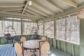 North Carolina Coupes Retreat w/ Deck & Grill!