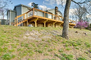 Henderson Cabin w/ Deck & Scenic Lake Views!