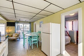 Sunset Bay Cottage w/ Fire Pit: Walk to Beach!