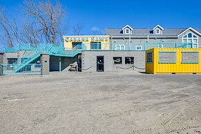 Sunset Bay Cottage w/ Fire Pit: Walk to Beach!