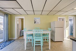 Sunset Bay Cottage w/ Fire Pit: Walk to Beach!