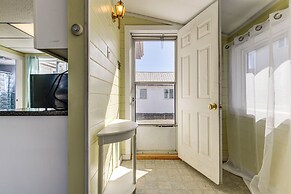 Sunset Bay Cottage w/ Fire Pit: Walk to Beach!