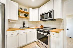 Modern Naples Duplex Home ~ 7 Mi to Beach!