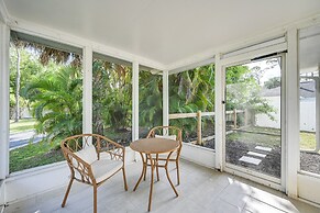 Modern Naples Duplex Home ~ 7 Mi to Beach!