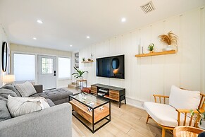 Modern Naples Duplex Home ~ 7 Mi to Beach!