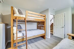 Stylish Tobyhanna Home w/ Fire Pit + Lake Access!