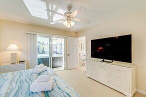 Beachy Port Charlotte Home w/ Hot Tub & Pool!