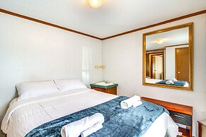 'valley View Lodge' Rural Home in Bridgeport!