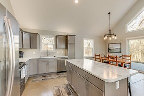 Modern Oskaloosa Cabin w/ 2 Acres & On-site Trails