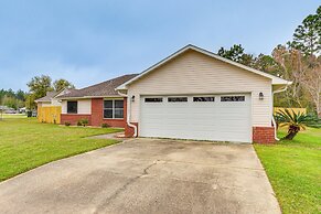 Pet-friendly Home w/ Yard - 8 Mi to Perdido Keys!