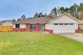 Pet-friendly Home w/ Yard - 8 Mi to Perdido Keys!