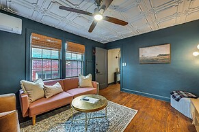 Chic Elizabethtown Apartment: Walk to Downtown!