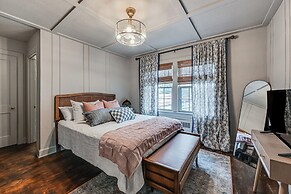 Chic Elizabethtown Apartment: Walk to Downtown!