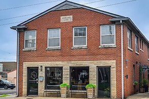 Chic Elizabethtown Apartment: Walk to Downtown!