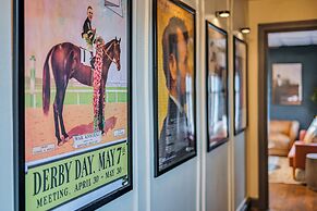 Chic Elizabethtown Apartment: Walk to Downtown!